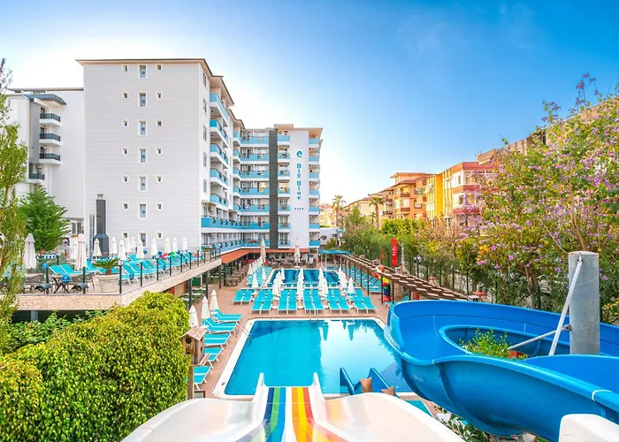 Club Big Blue Suit Hotel