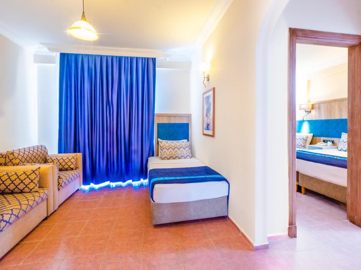 Отель Club Big Blue 4*