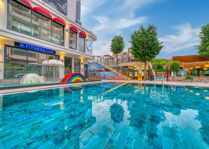 Club Big Blue Suit Hotel